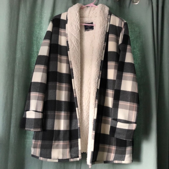 Abercrombie & Fitch Sweaters - Abercrombie & Fitch plaid Sherpa cardigan